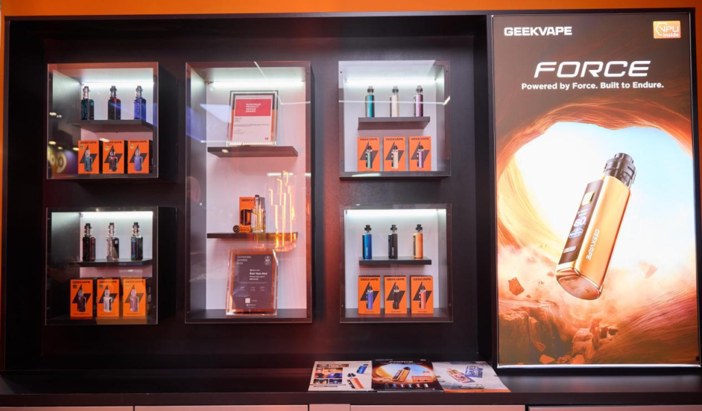 GEEKVAPE Unveils “GEEK STORE” Concept at Vapexpo Paris, Showcasing Future Retail Experience for Partners image